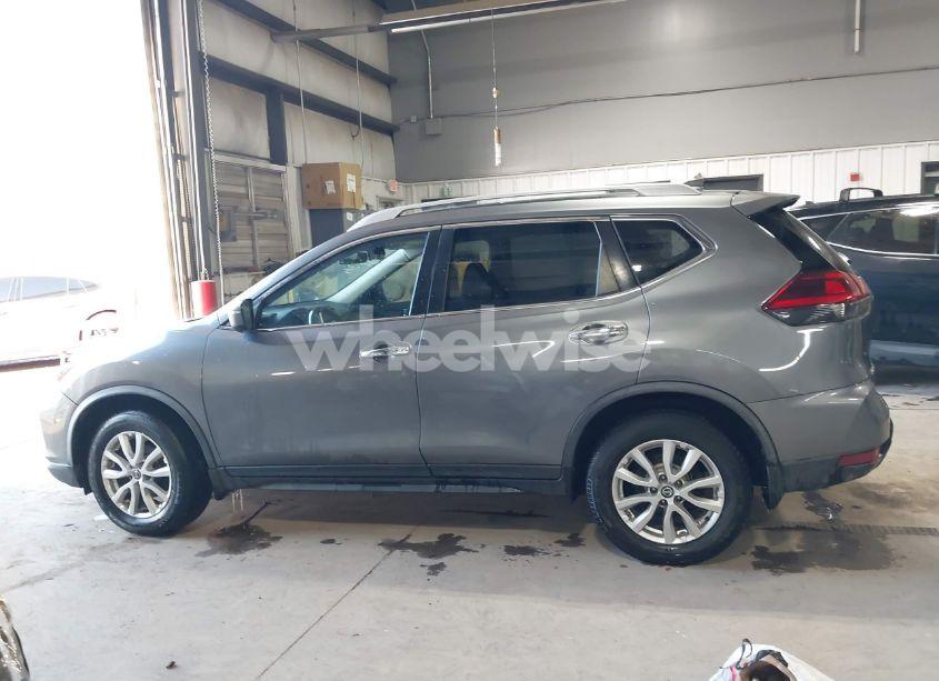 Photo 15 of 2018 Nissan Rogue SV (VIN JN8AT2MV1JW300503)