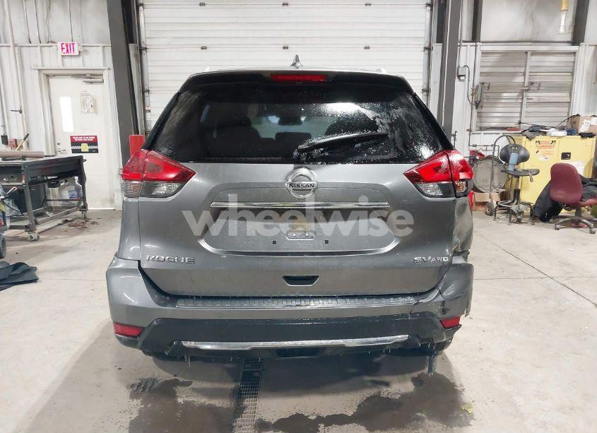 Photo 17 of 2018 Nissan Rogue SV (VIN JN8AT2MV1JW300503)