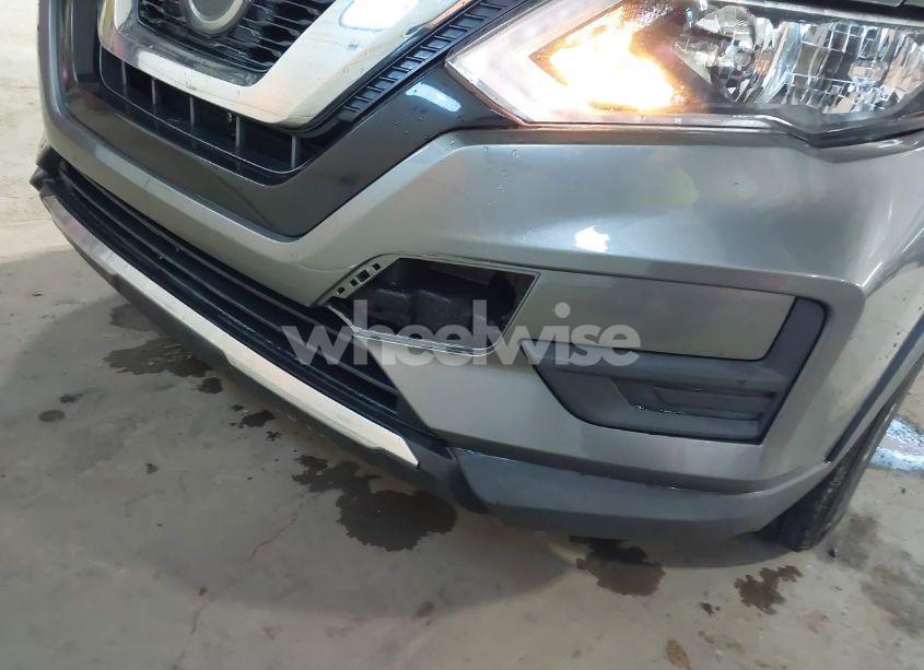 Photo 18 of 2018 Nissan Rogue SV (VIN JN8AT2MV1JW300503)