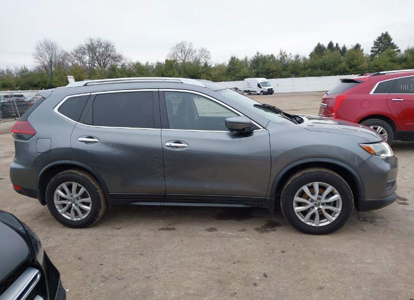 Photo 14 of 2018 Nissan Rogue SV (VIN JN8AT2MV1JW304261)