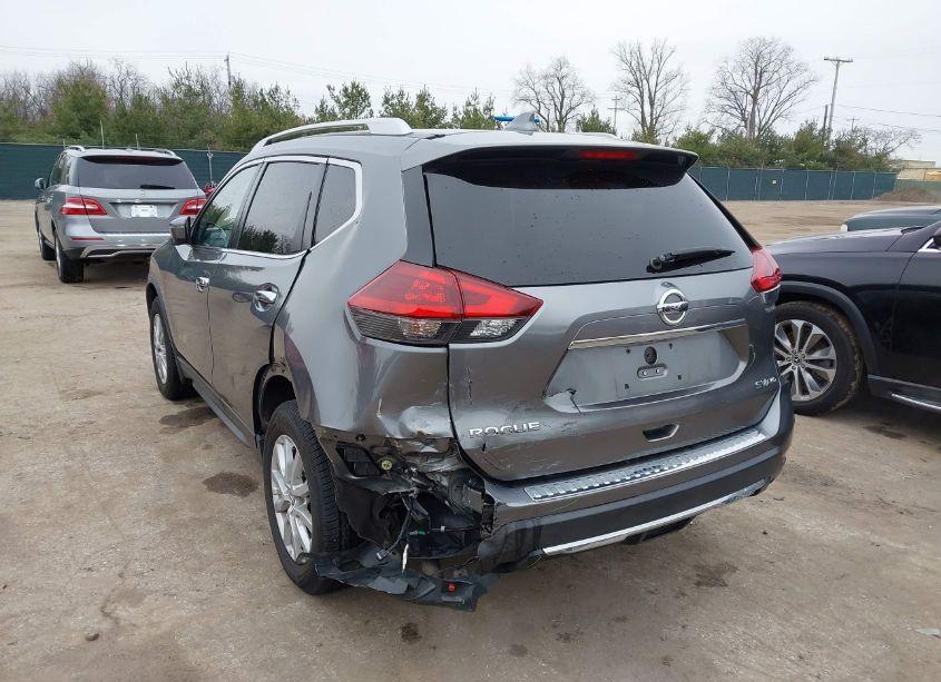Photo 3 of 2018 Nissan Rogue SV (VIN JN8AT2MV1JW304261)