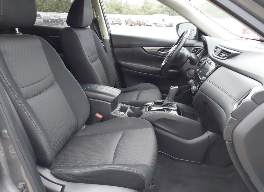 Photo 5 of 2018 Nissan Rogue SV (VIN JN8AT2MV1JW304261)