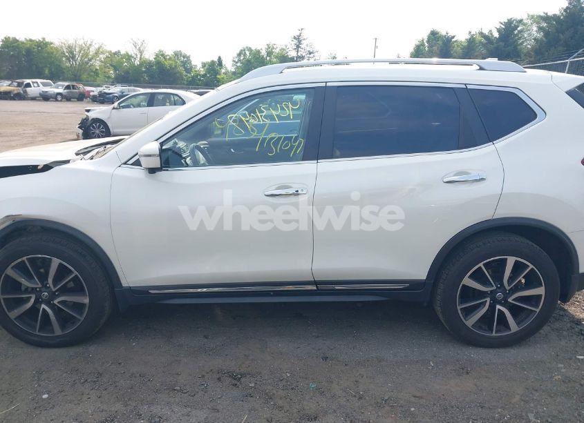 Photo 14 of 2018 Nissan Rogue SL (VIN JN8AT2MV1JW310447)