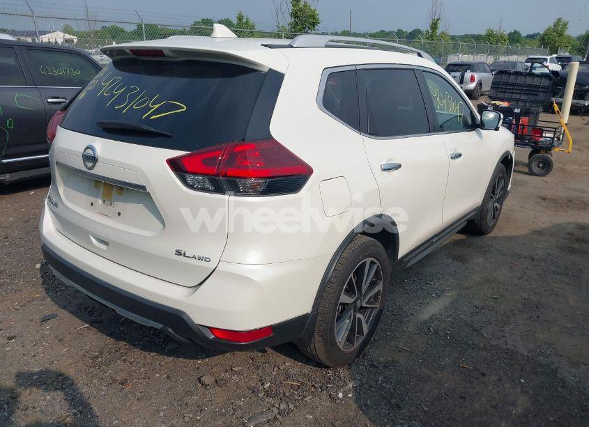 Photo 4 of 2018 Nissan Rogue SL (VIN JN8AT2MV1JW310447)
