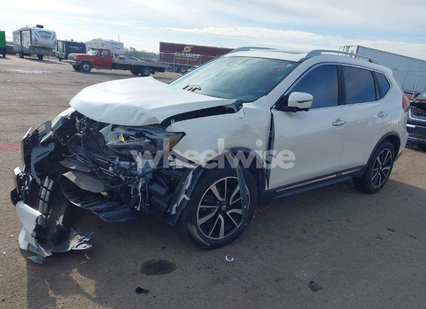 Photo 2 of 2018 Nissan Rogue SL (VIN JN8AT2MV1JW314322)