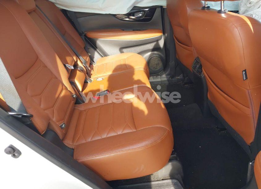 Photo 8 of 2018 Nissan Rogue SL (VIN JN8AT2MV1JW314322)