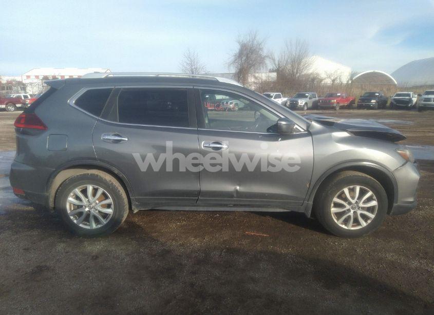 Photo 13 of 2018 Nissan Rogue SV (VIN JN8AT2MV1JW314594)