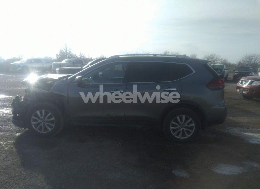Photo 14 of 2018 Nissan Rogue SV (VIN JN8AT2MV1JW314594)