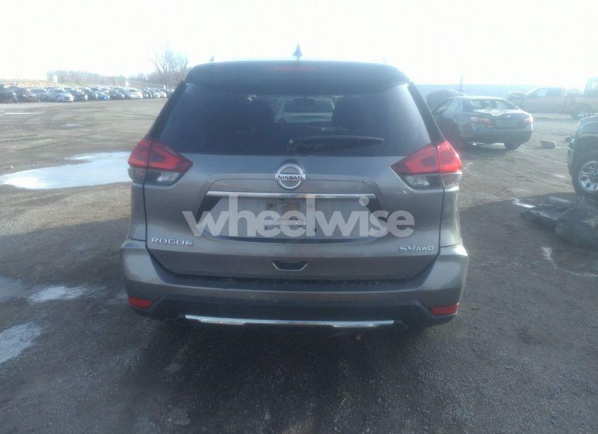 Photo 16 of 2018 Nissan Rogue SV (VIN JN8AT2MV1JW314594)
