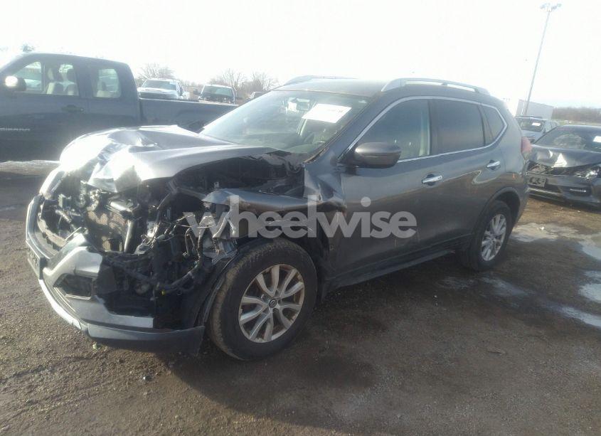 Photo 2 of 2018 Nissan Rogue SV (VIN JN8AT2MV1JW314594)