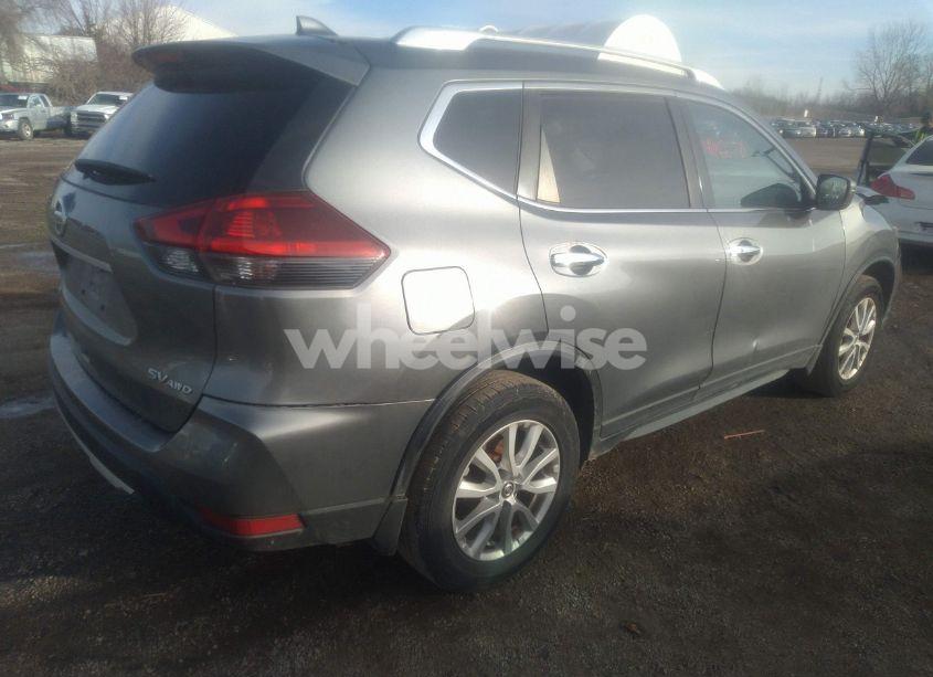 Photo 4 of 2018 Nissan Rogue SV (VIN JN8AT2MV1JW314594)