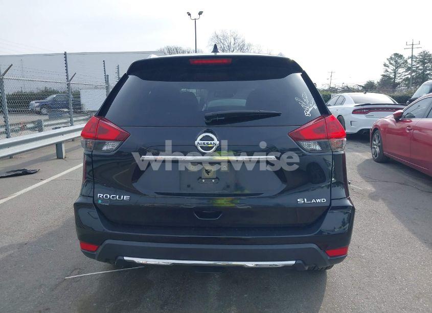 Photo 16 of 2018 Nissan Rogue SL (VIN JN8AT2MV1JW317821)