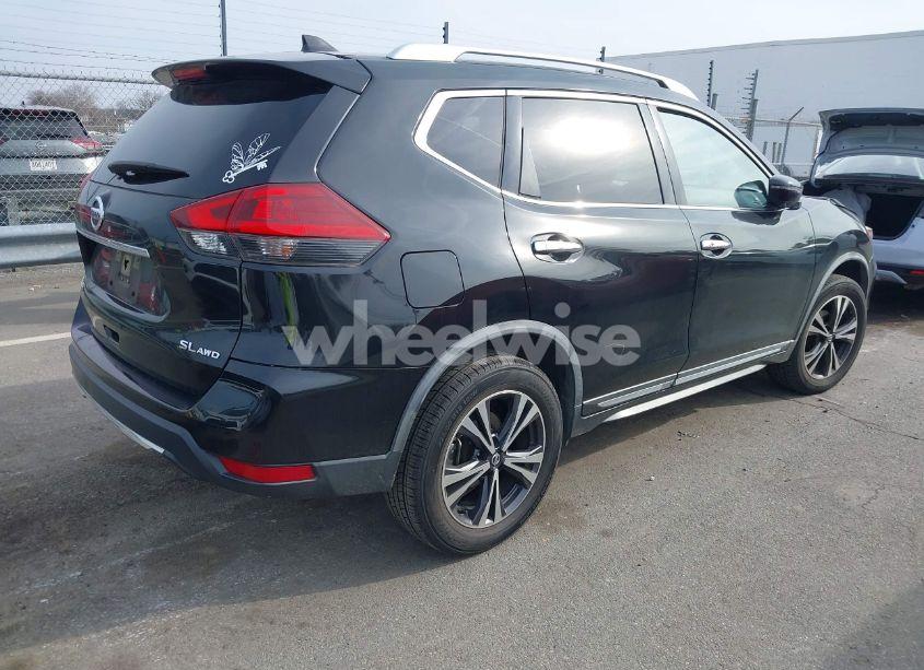 Photo 4 of 2018 Nissan Rogue SL (VIN JN8AT2MV1JW317821)