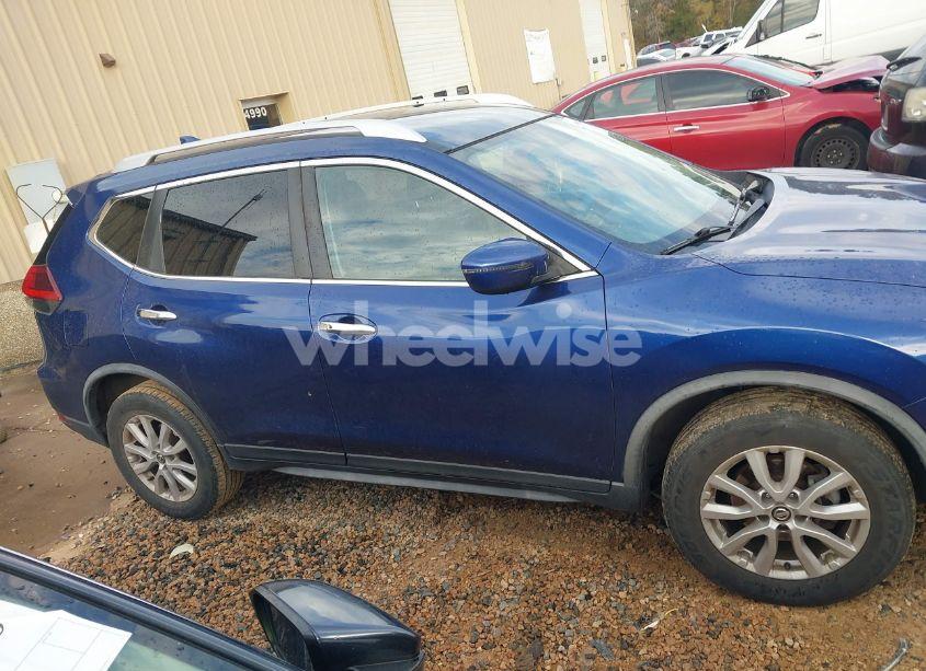Photo 13 of 2018 Nissan Rogue SV (VIN JN8AT2MV1JW325496)
