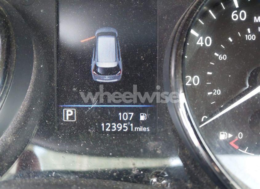 Photo 15 of 2018 Nissan Rogue SV (VIN JN8AT2MV1JW325496)