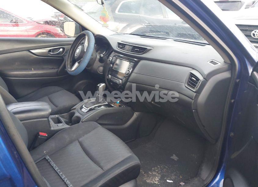 Photo 5 of 2018 Nissan Rogue SV (VIN JN8AT2MV1JW325496)