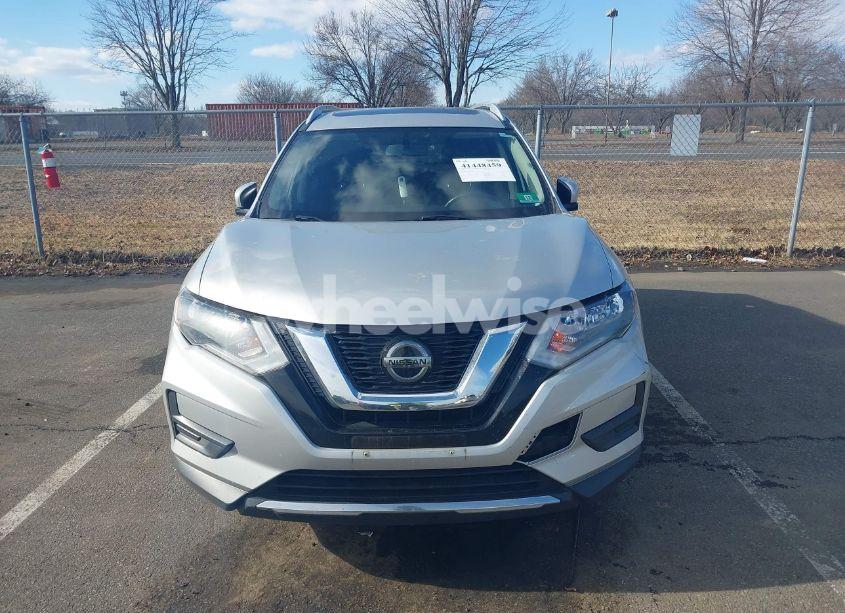 Photo 12 of 2018 Nissan Rogue SV (VIN JN8AT2MV1JW350365)