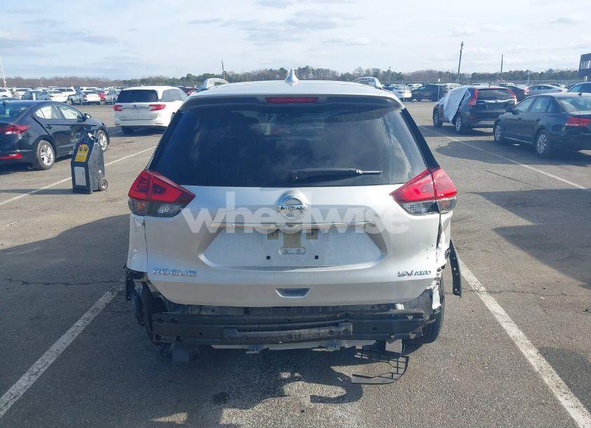 Photo 16 of 2018 Nissan Rogue SV (VIN JN8AT2MV1JW350365)