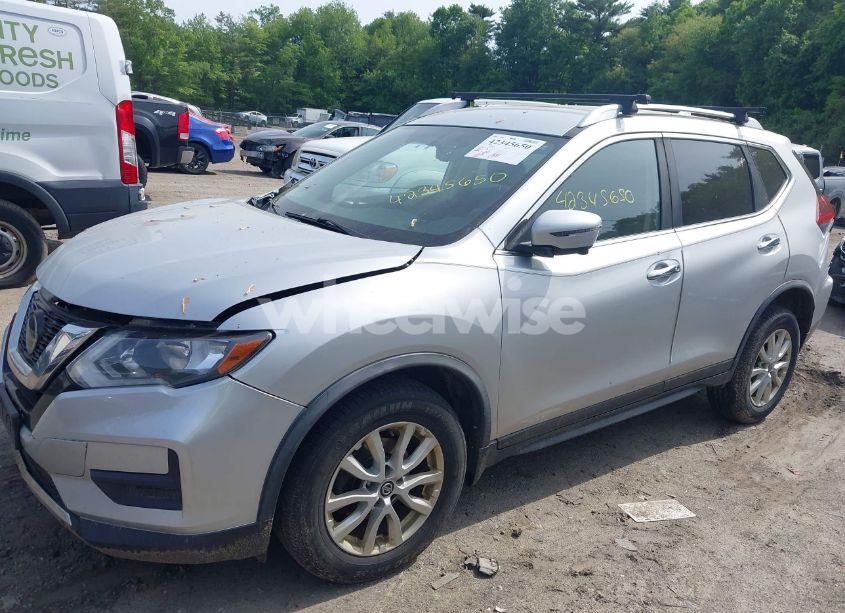 Photo 14 of 2018 Nissan Rogue SV (VIN JN8AT2MV1JW352732)