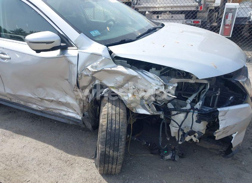 Photo 6 of 2018 Nissan Rogue SV (VIN JN8AT2MV1JW352732)