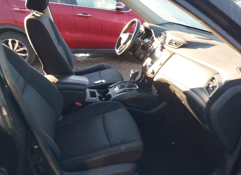 Photo 5 of 2018 Nissan Rogue SV (VIN JN8AT2MV1JW353184)