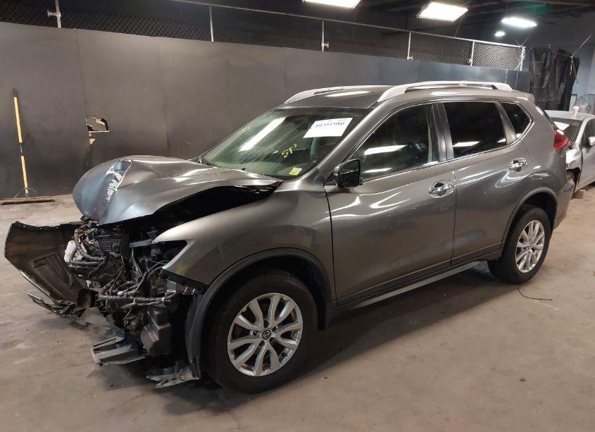 Photo 2 of 2019 Nissan Rogue SV (VIN JN8AT2MV1KW375459)