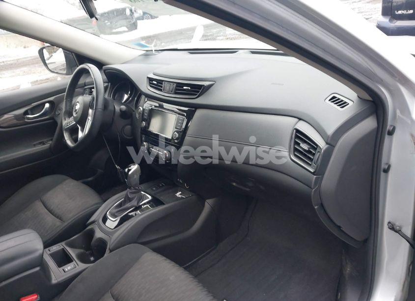 Photo 5 of 2019 Nissan Rogue SV (VIN JN8AT2MV1KW378300)