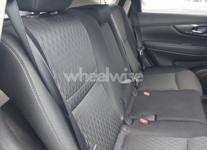 Photo 8 of 2019 Nissan Rogue SV (VIN JN8AT2MV1KW378300)