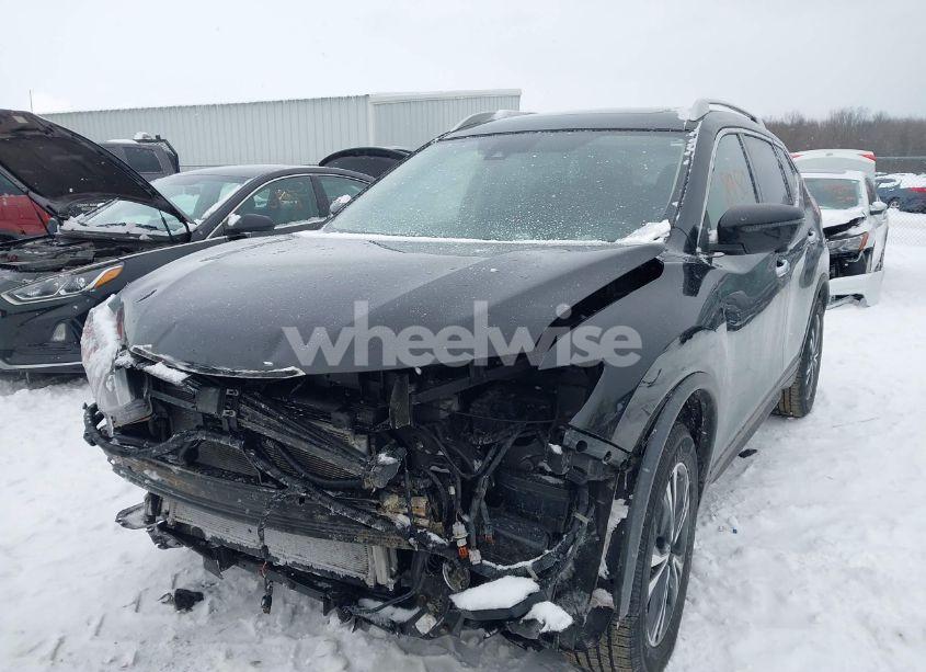 Photo 2 of 2019 Nissan Rogue SV (VIN JN8AT2MV1KW378913)