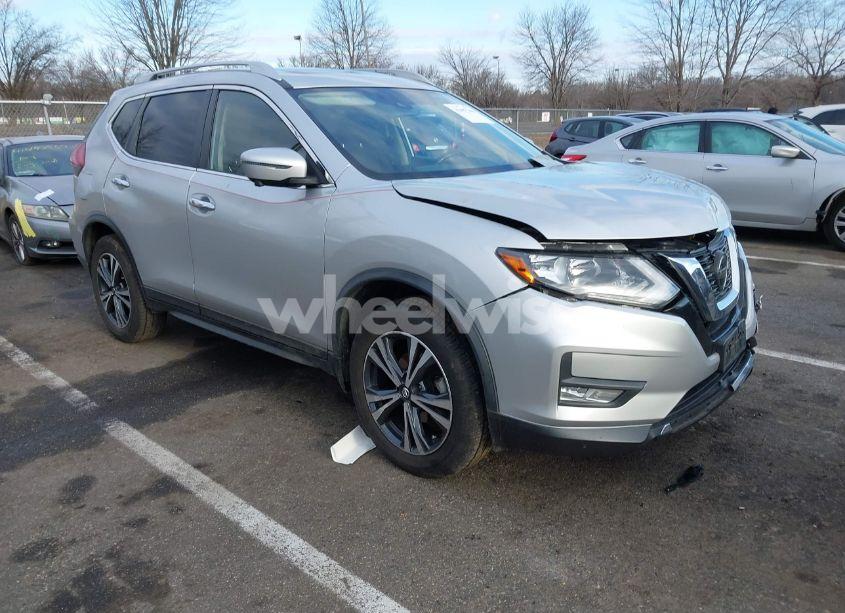 2019 Nissan Rogue SV (VIN JN8AT2MV1KW379852) main photo