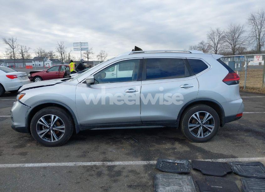 Photo 14 of 2019 Nissan Rogue SV (VIN JN8AT2MV1KW379852)