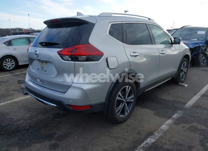 Photo 4 of 2019 Nissan Rogue SV (VIN JN8AT2MV1KW379852)