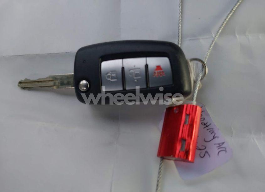 Photo 11 of 2019 Nissan Rogue S (VIN JN8AT2MV1KW387501)