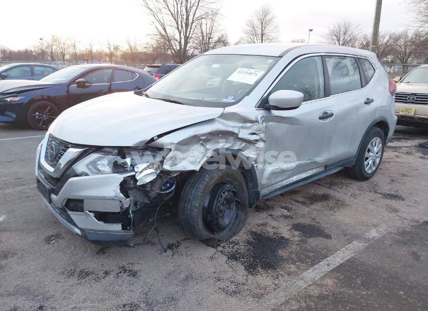 Photo 2 of 2019 Nissan Rogue S (VIN JN8AT2MV1KW387501)