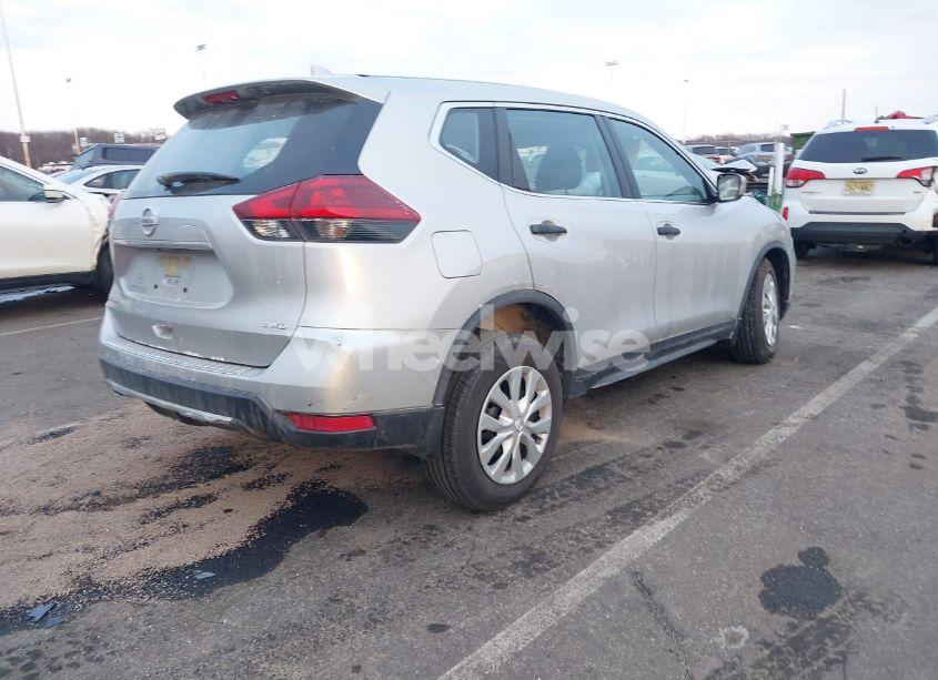 Photo 4 of 2019 Nissan Rogue S (VIN JN8AT2MV1KW387501)