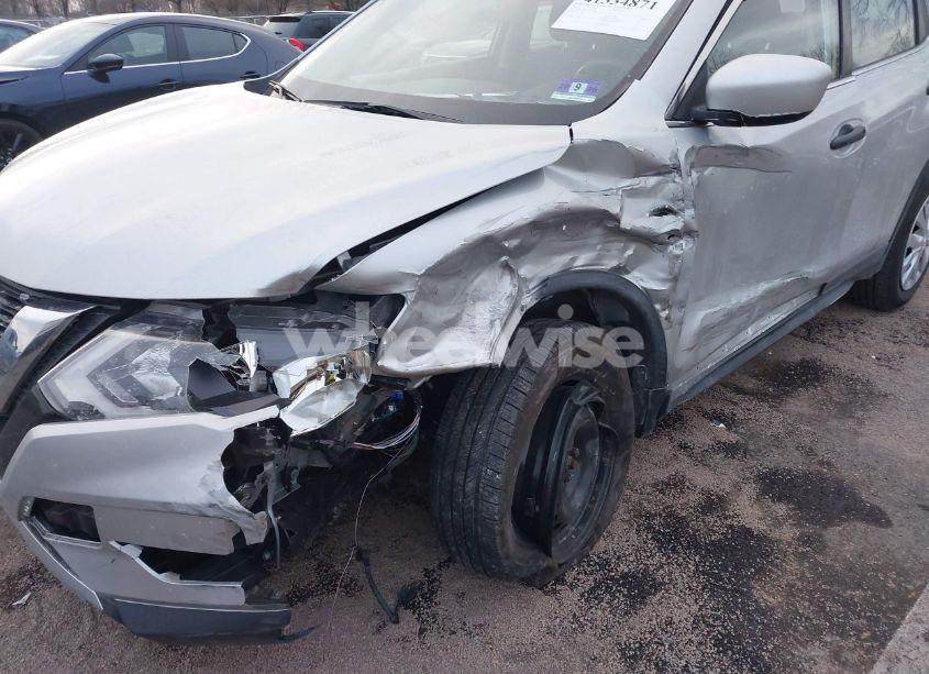 Photo 6 of 2019 Nissan Rogue S (VIN JN8AT2MV1KW387501)