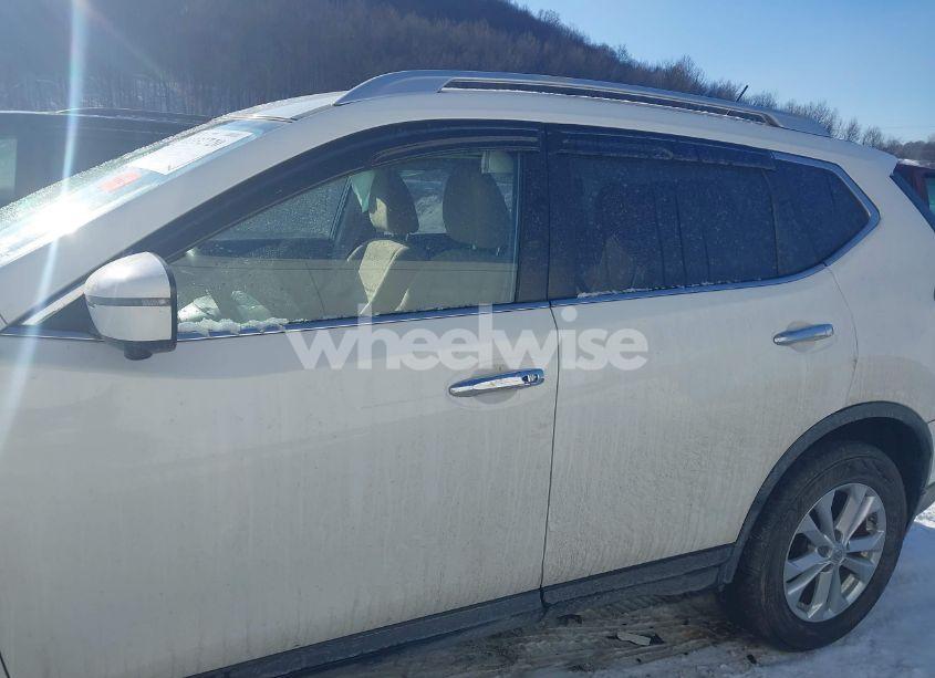 Photo 15 of 2016 Nissan Rogue SV (VIN JN8AT2MV2GW140625)