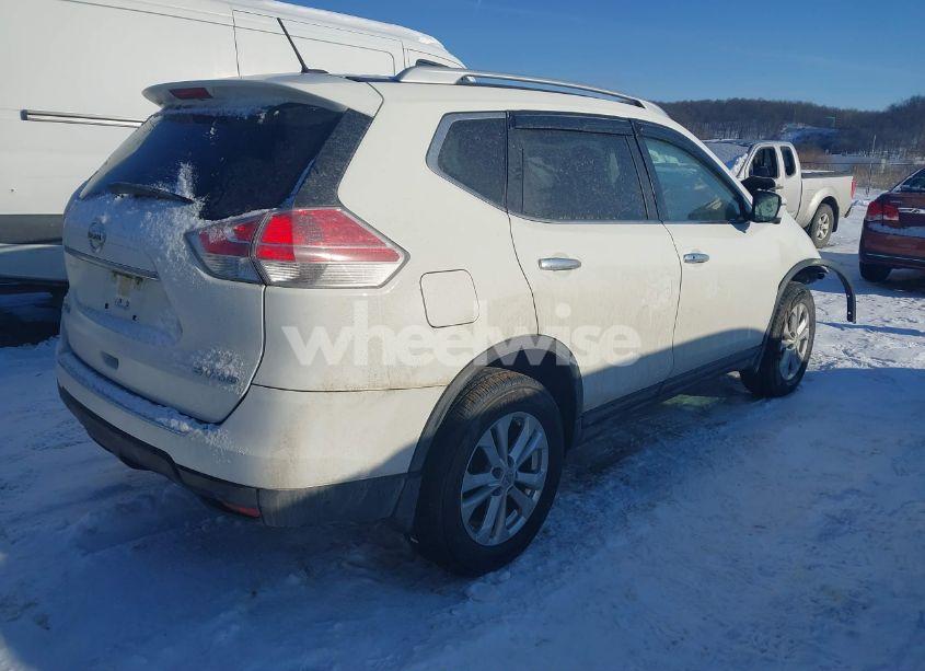 Photo 4 of 2016 Nissan Rogue SV (VIN JN8AT2MV2GW140625)