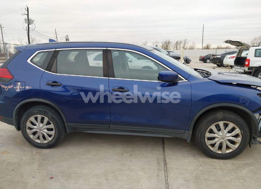 Photo 13 of 2017 Nissan Rogue S (VIN JN8AT2MV2HW008613)