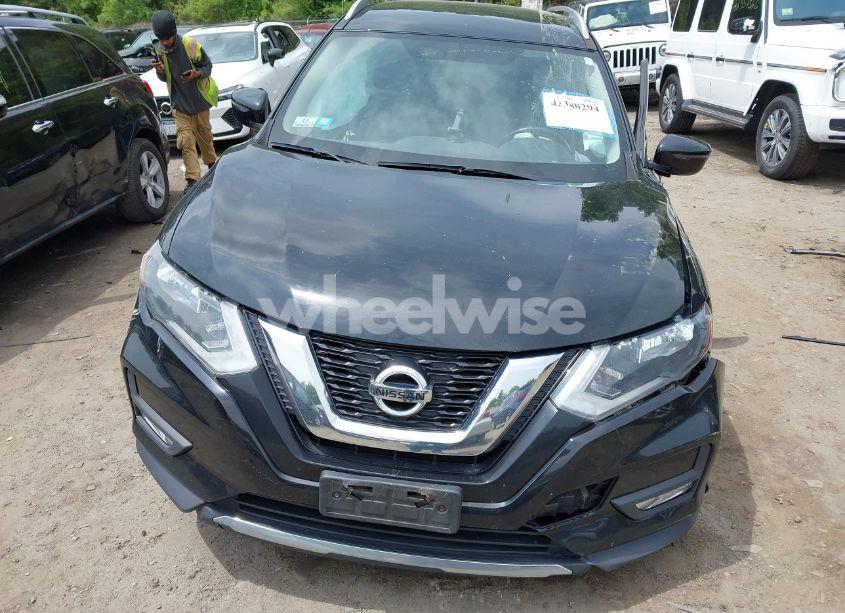 Photo 13 of 2017 Nissan Rogue SV (VIN JN8AT2MV2HW011530)