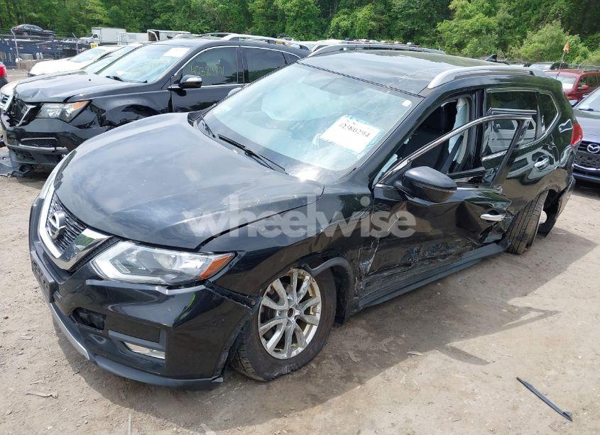 Photo 2 of 2017 Nissan Rogue SV (VIN JN8AT2MV2HW011530)