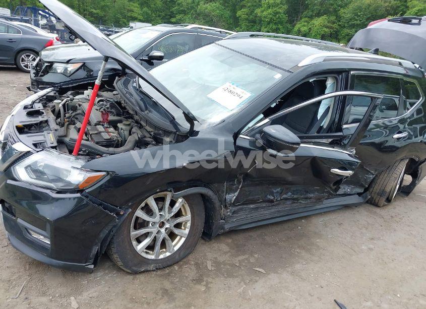 Photo 6 of 2017 Nissan Rogue SV (VIN JN8AT2MV2HW011530)