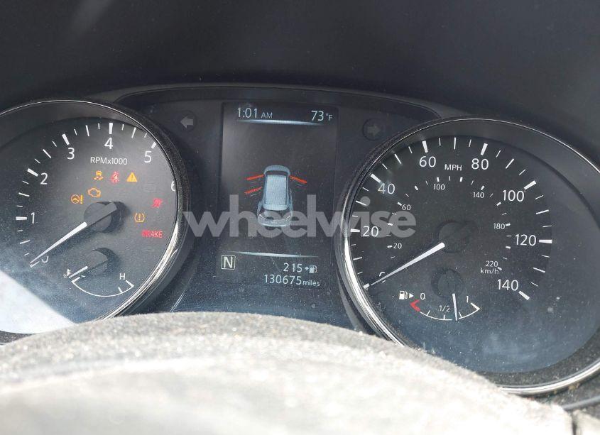 Photo 7 of 2017 Nissan Rogue SV (VIN JN8AT2MV2HW011530)