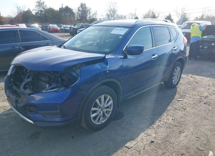 Photo 2 of 2017 Nissan Rogue SV (VIN JN8AT2MV2HW019420)