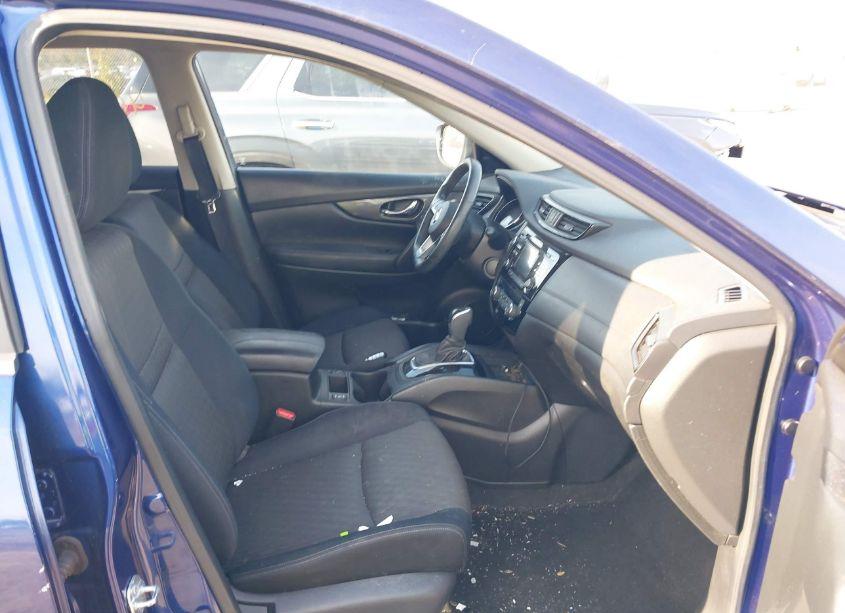 Photo 5 of 2017 Nissan Rogue SV (VIN JN8AT2MV2HW019420)