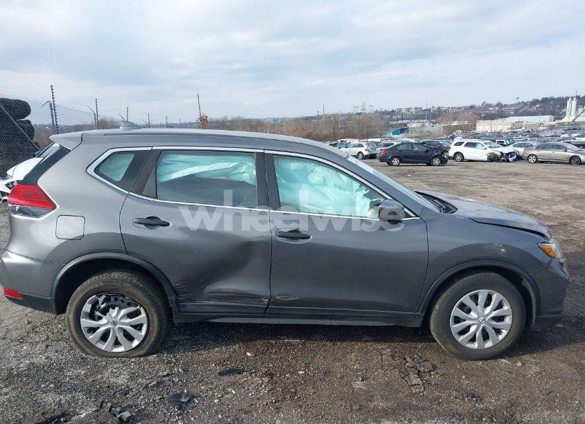 Photo 13 of 2017 Nissan Rogue S (VIN JN8AT2MV2HW255288)