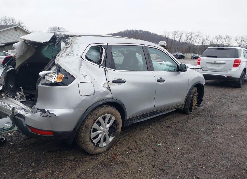 Photo 4 of 2017 Nissan Rogue S (VIN JN8AT2MV2HW263665)