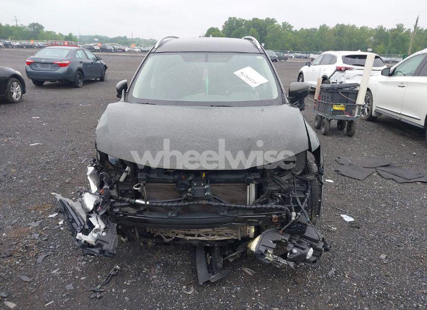 Photo 13 of 2017 Nissan Rogue SV (VIN JN8AT2MV2HW270440)