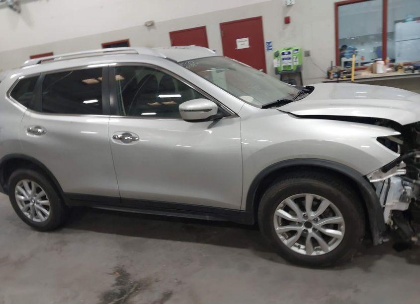 Photo 13 of 2017 Nissan Rogue SV (VIN JN8AT2MV2HW274021)