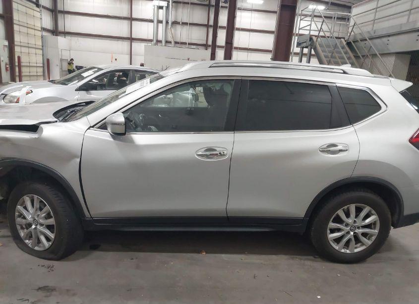 Photo 14 of 2017 Nissan Rogue SV (VIN JN8AT2MV2HW274021)